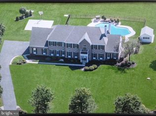 105 Fox Hill Dr, Newtown, PA 18940