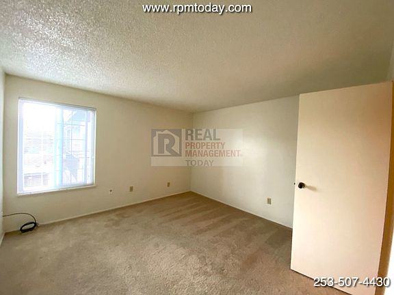 4th image of 415 N I St APT 307