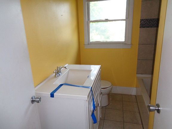 3rd image of 1419 Mimosa Ln