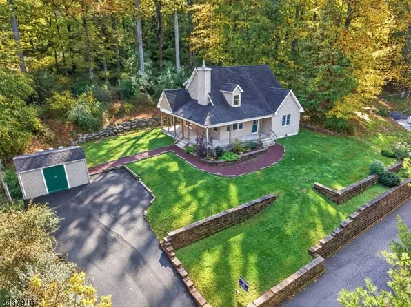 10 Tall Timbers Dr, Glen Gardner Boro, NJ 08826