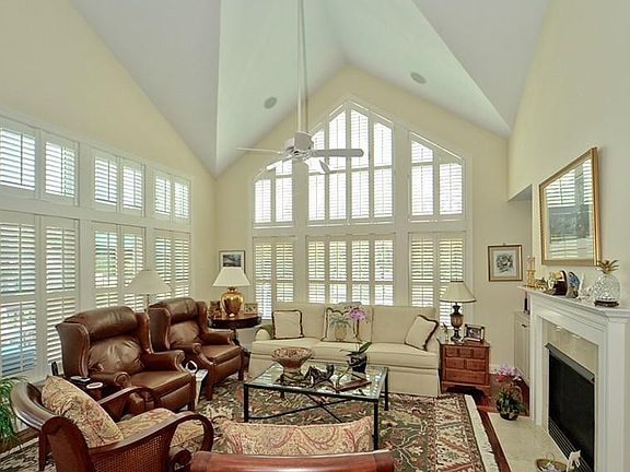 2nd image of 21 Pelham Walk #21