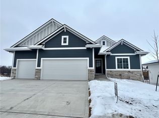 100 Bailey Cir, Waukee, IA 50263