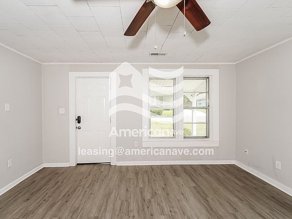 69004_003_living_room_13823107.jpg