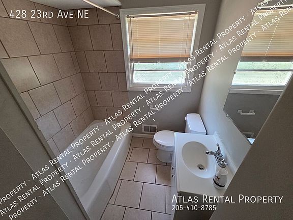 4th image of 428 23rd Ave NE