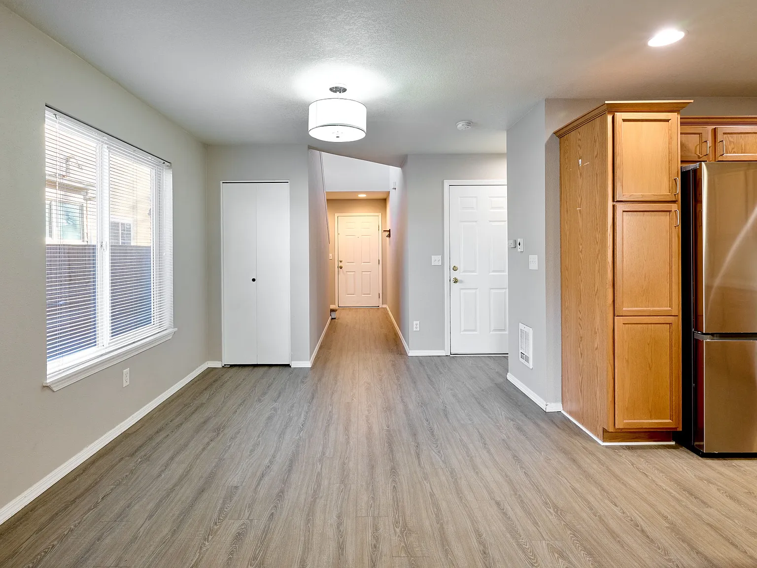 3 bed, 2.5 bath, 1459 sqft, $2,150 — Photo 4