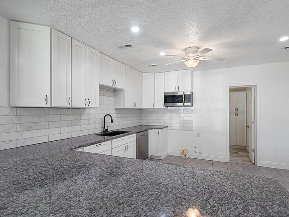 5th image of 214 E Wilson Street