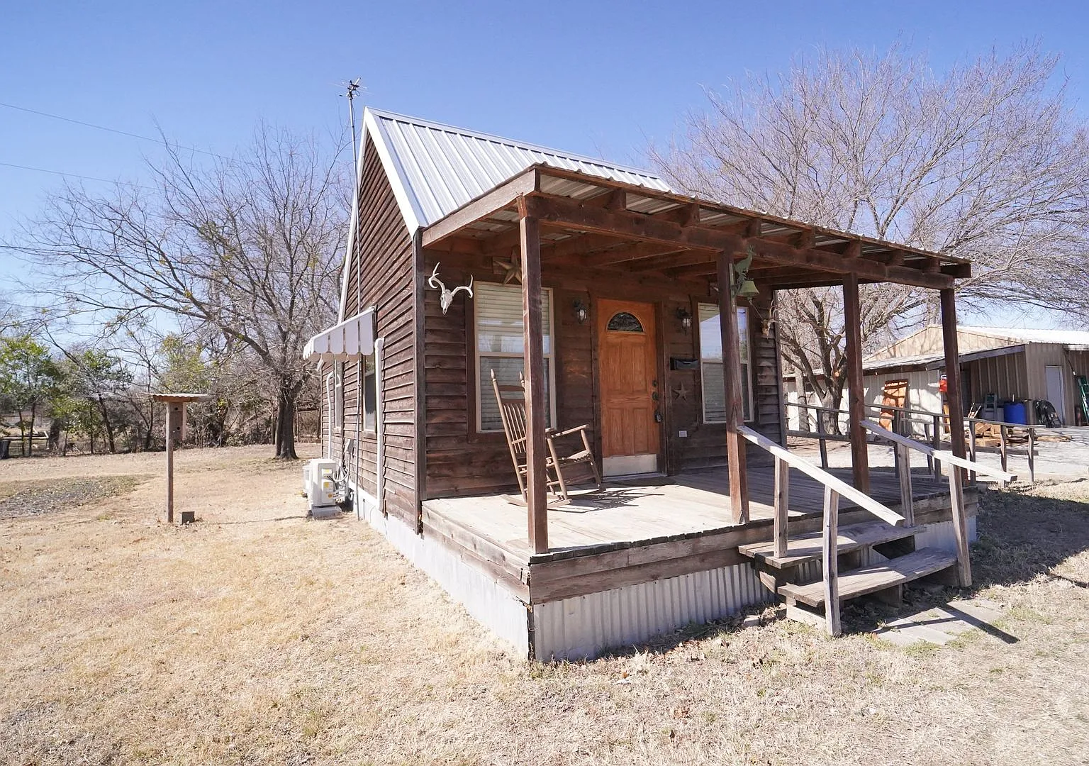 All Utilities & Lawn Care Included! - For Lease - Cute 1 Br - 1 Ba Cabin In Weatherford. — Photo 1