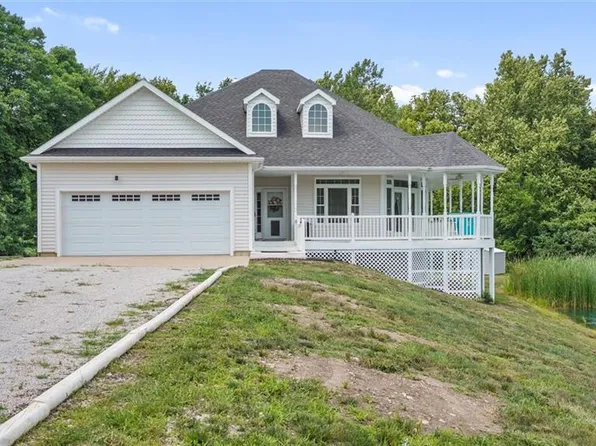 1302 E South St, Richmond, MO 64085