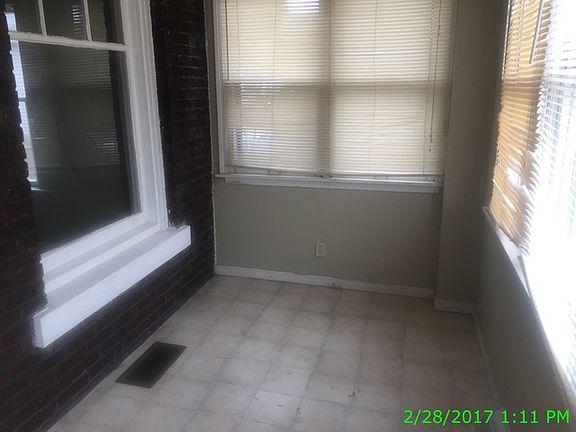 2nd image of 1006 N Valley Ave