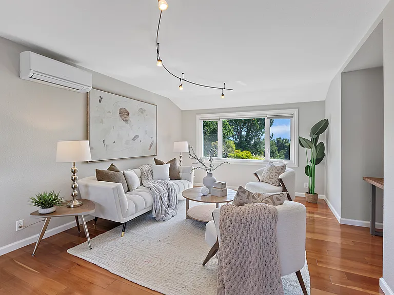 25900 Vinedo Ln — Photo 30