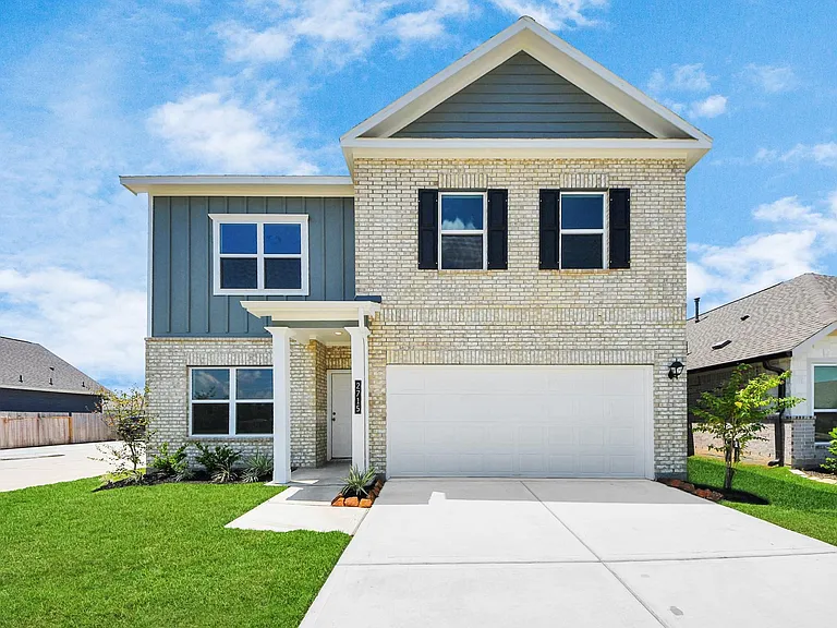 2715 Crested Creek Ln — Photo 1
