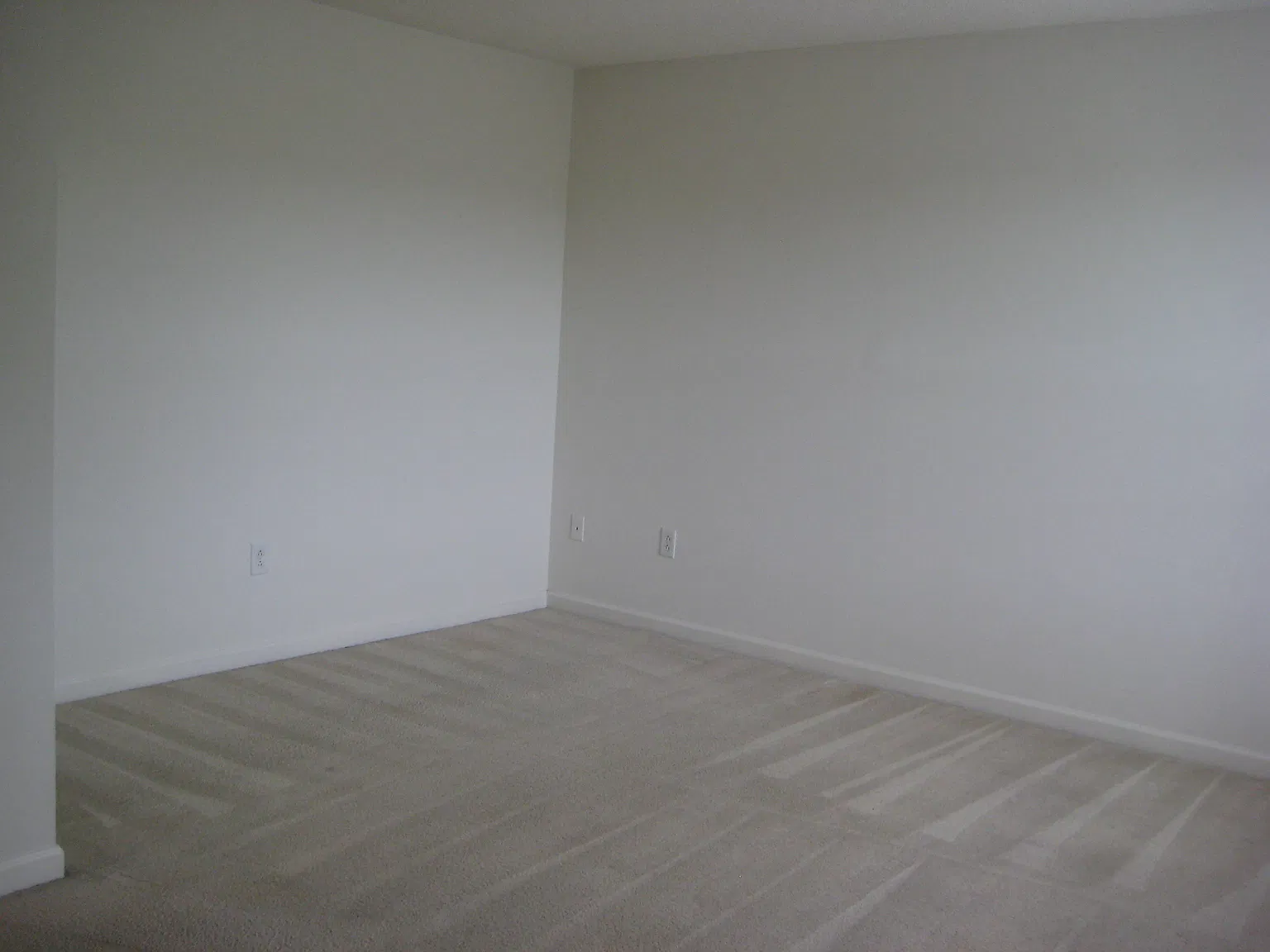 2 bed, 1.5 bath, 1023 sqft, $1,025 — Photo 4