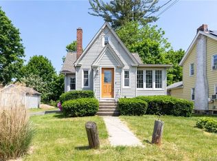 35 Melville St, Stratford, CT 06615