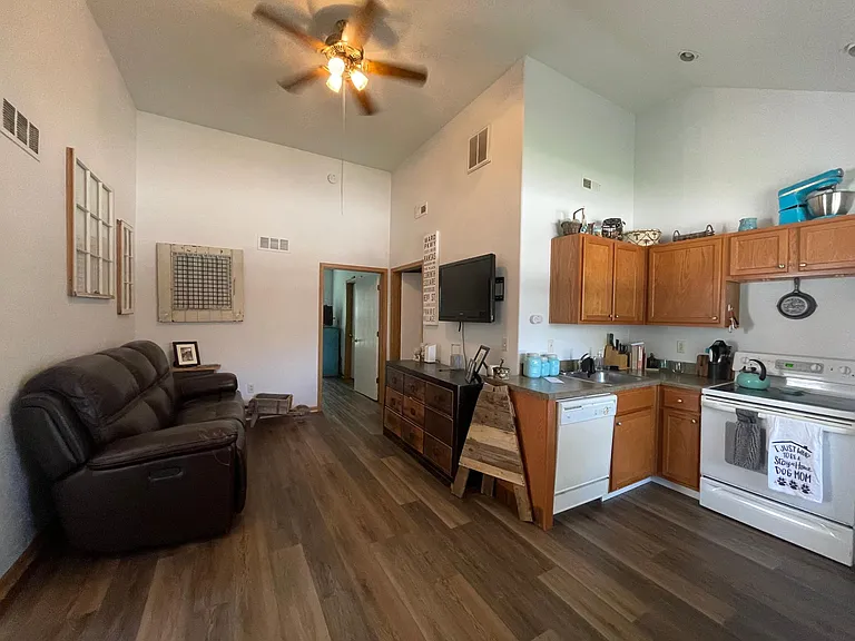 9516 Main Entrance Dr — Photo 5