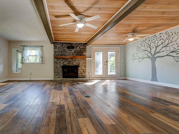 5th image of 148 Hidden Grove Ln