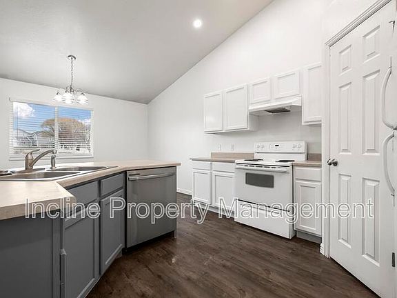 4th image of 368 W Cinnamon Cir