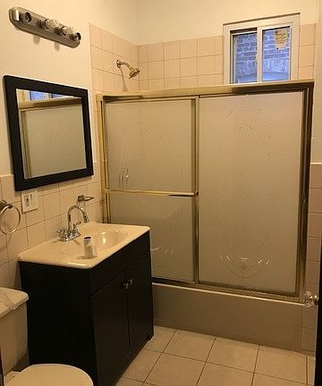 4th image of 5325 S Fairfield Ave