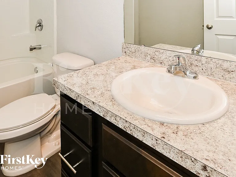 11337 Margarets Landing Pl — Photo 13