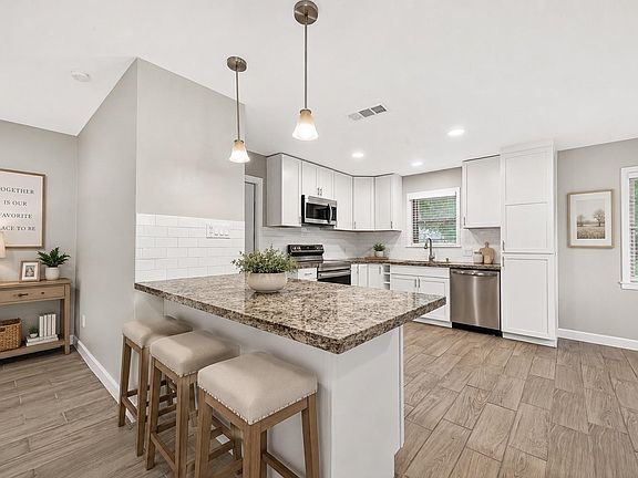4th image of 9219 Kostelnik St