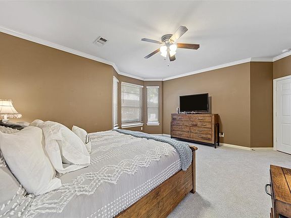 5th image of 8378 Nicholson Dr