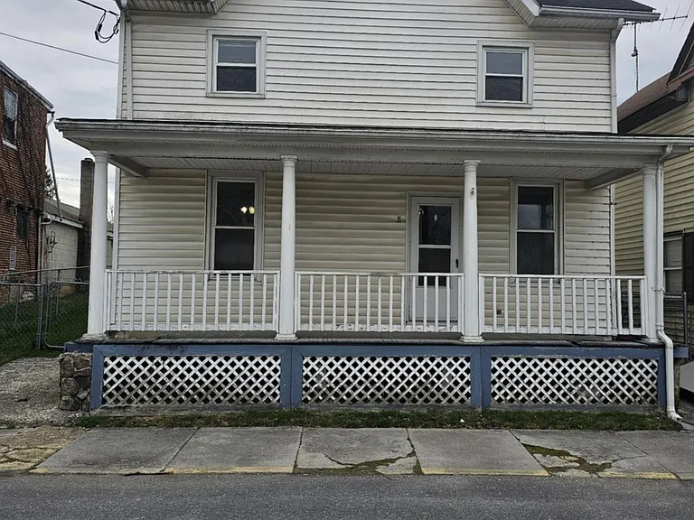 8 Elger St — Photo 1