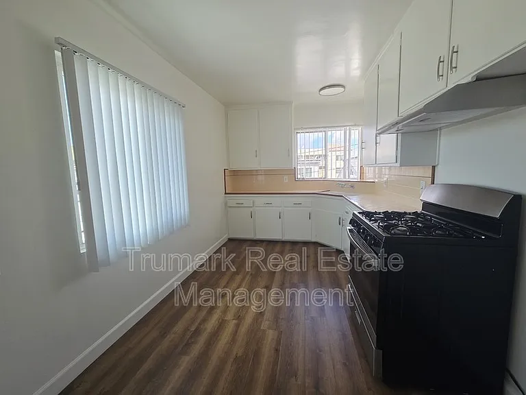 311 N Pacific Ave #3 — Photo 3