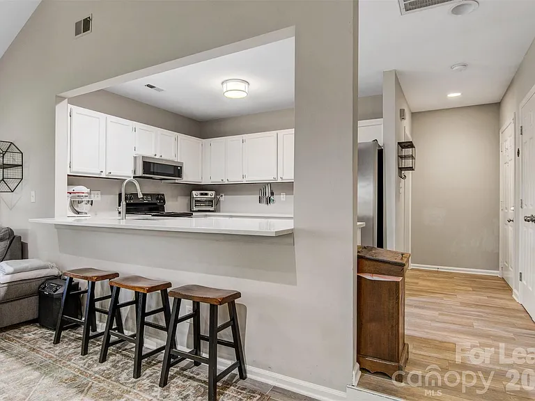 3700 Selwyn Farms Ln #4 — Photo 12