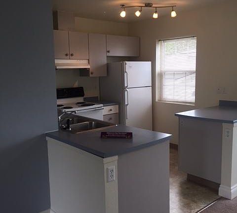 2 bedroom kitchen