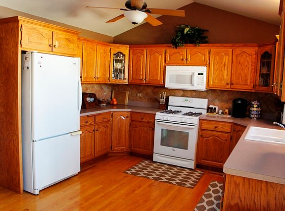 4th image of 704 Wildwood Dr