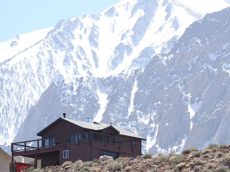 Great views of Mt. Tom and the Sierra