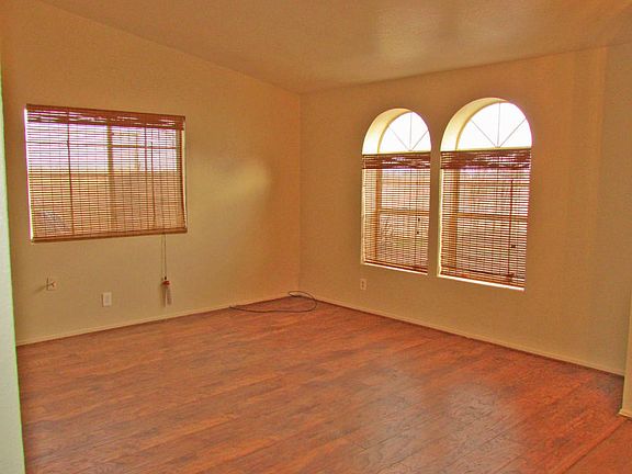 5th image of 2353 Langhorn St