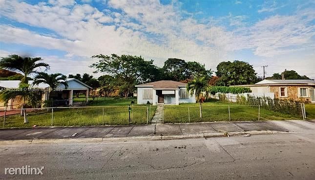 2nd image of 10135 SW 172nd St #R