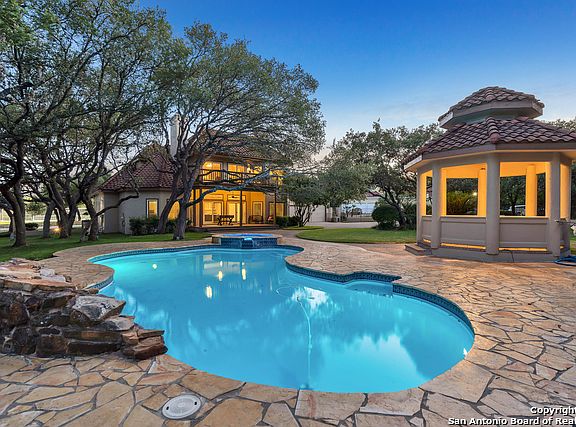 2nd image of 615 Sonterra Blvd