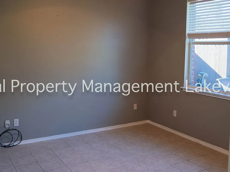 7500 Waterside Pl — Photo 19