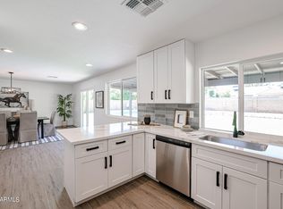 947 E Aire Libre Ave, Phoenix, AZ 85022