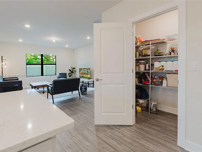 3001 Hibiscus Ave #HOUSE — Photo 6