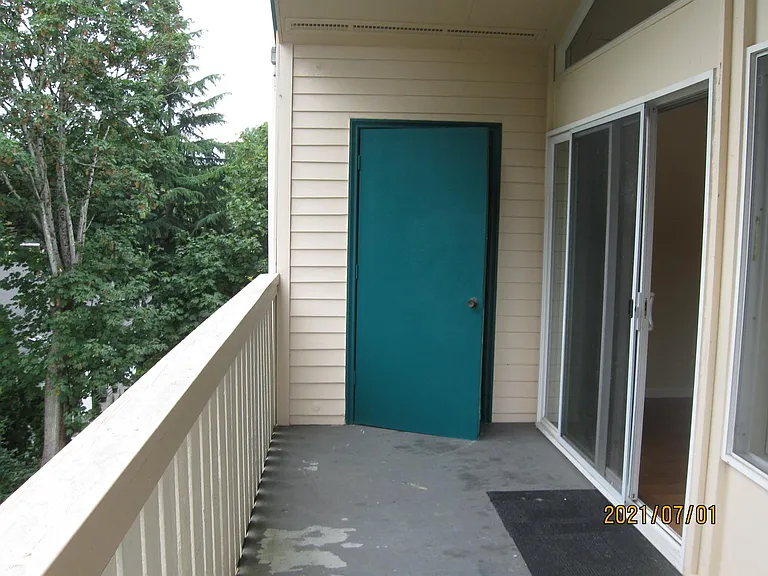 417 Bellevue Way SE #403 — Photo 8
