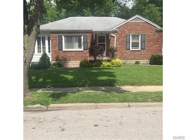 604 East Ave photo 1