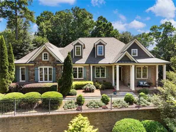 2474 Northern Oak Dr, Braselton, GA 30517