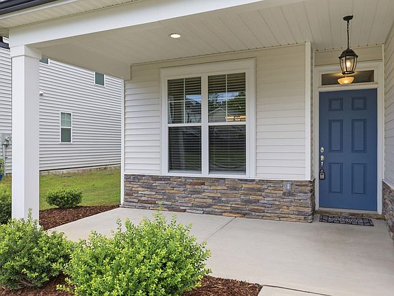 2nd image of 37 Meadow Vista Ln