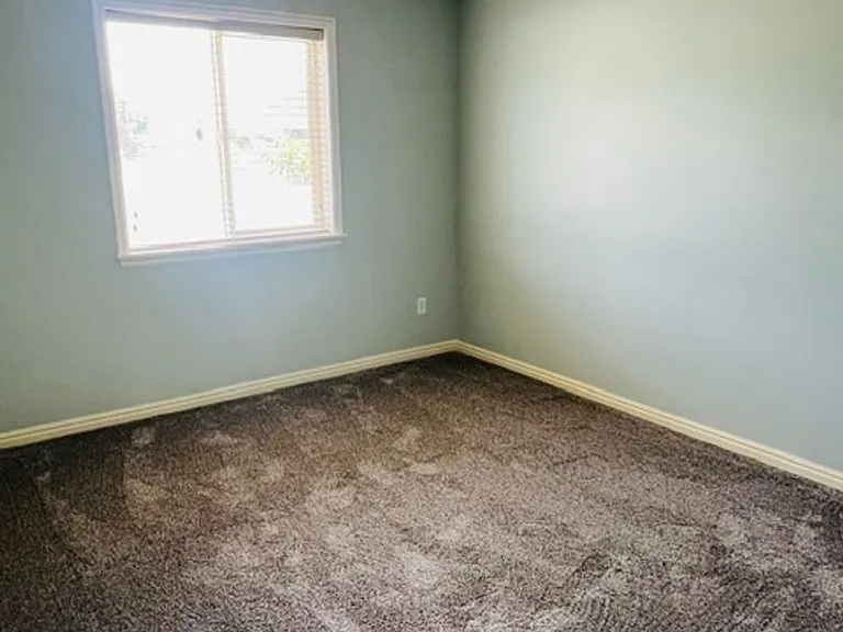 706 S 1690 W — Photo 15