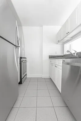 Rented by Lisa Management | media 39