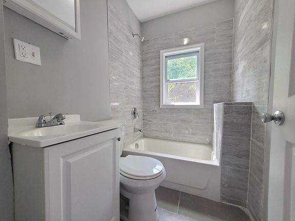 2nd image of 325 S 7th St Floor 2