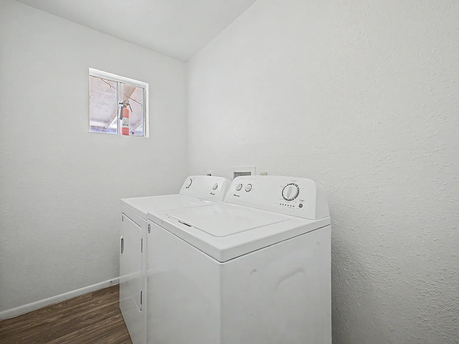 3 bed, 1416 sqft, $2,000 — Photo 2