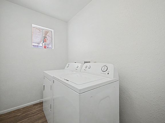 2nd image of 932 W Libra Dr