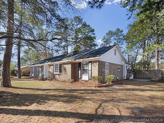 3rd image of 400 Hallmark Rd