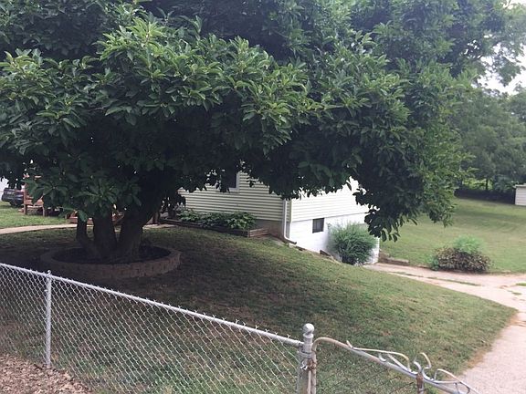 3rd image of 7745 Longwood Ave