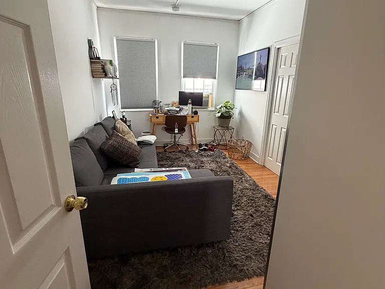 735 N Hayworth Ave — Photo 32