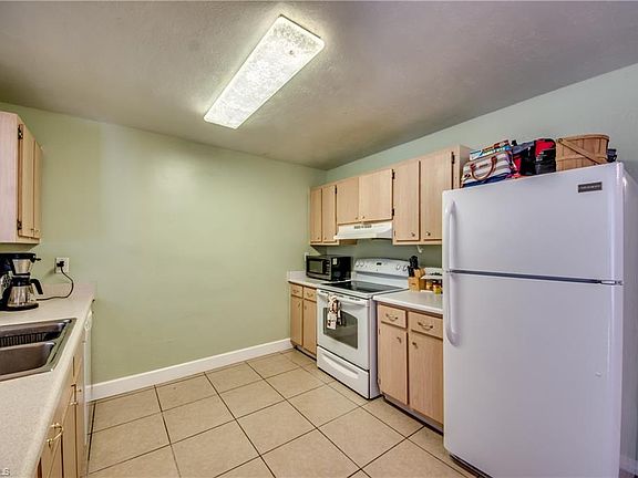 5th image of 5960 SW 1st Ct