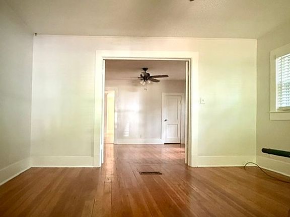 4th image of 2415 Virginia Blvd NW